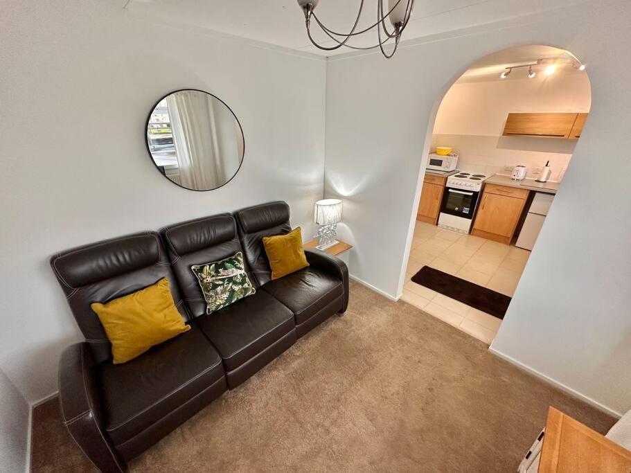 Semi-Detached 1-Bedroom Chalet อัดดิงสตัน ภายนอก รูปภาพ