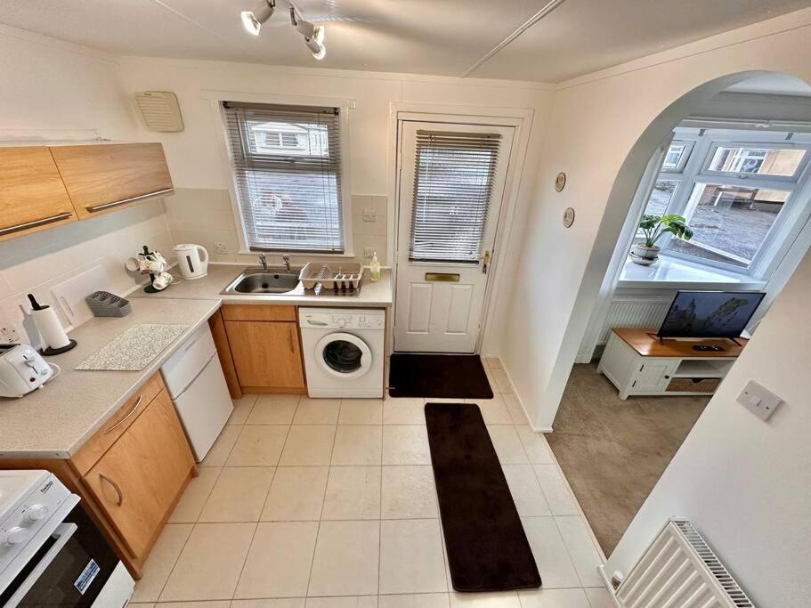 Semi-Detached 1-Bedroom Chalet อัดดิงสตัน ภายนอก รูปภาพ