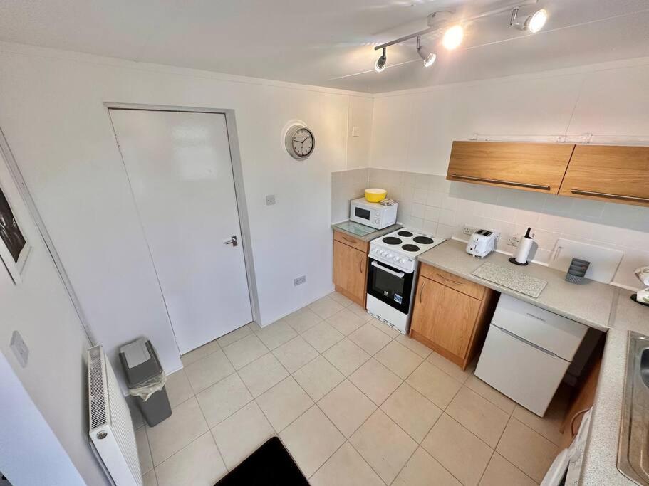 Semi-Detached 1-Bedroom Chalet อัดดิงสตัน ภายนอก รูปภาพ
